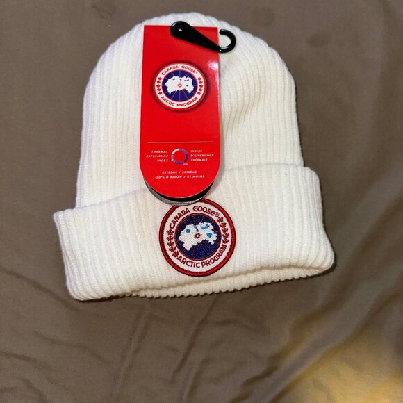 Canada Goose Beanie – Winter Knit Hat – White (Unisex) - Picture 1 of 2